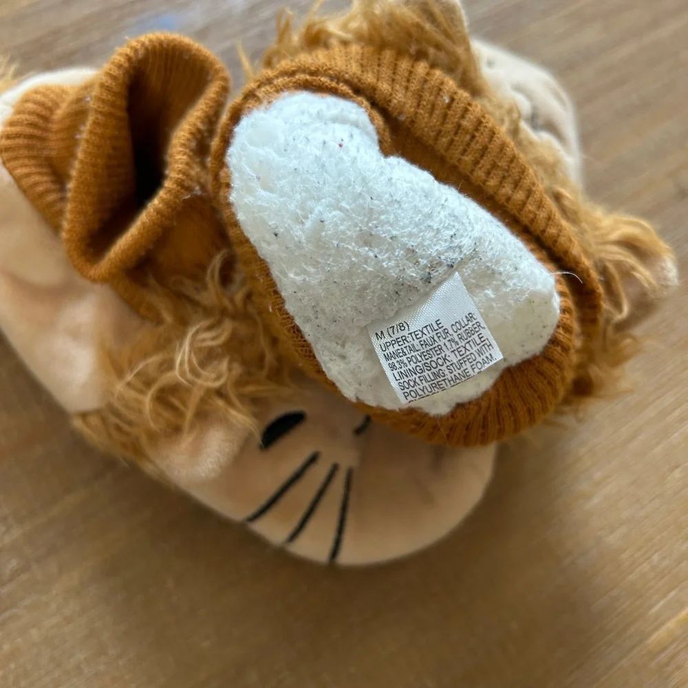 Lion Face Toddler Slippers, size 7/8